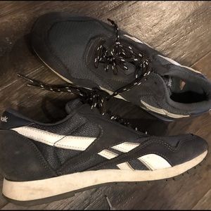 OG Reebok gray sneakers women’s 8/ men’s 6